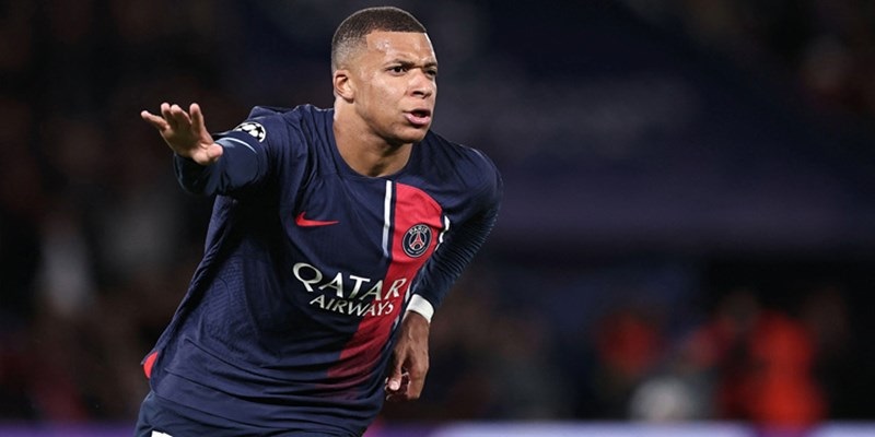 Kylian Mbappe đã gia nhập vào đội hình siêu sao