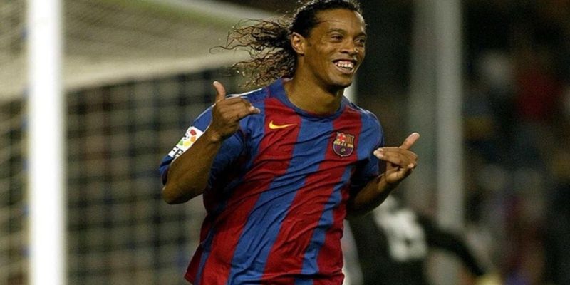 Ronaldinho cùng nhiều thành tích nổi bật